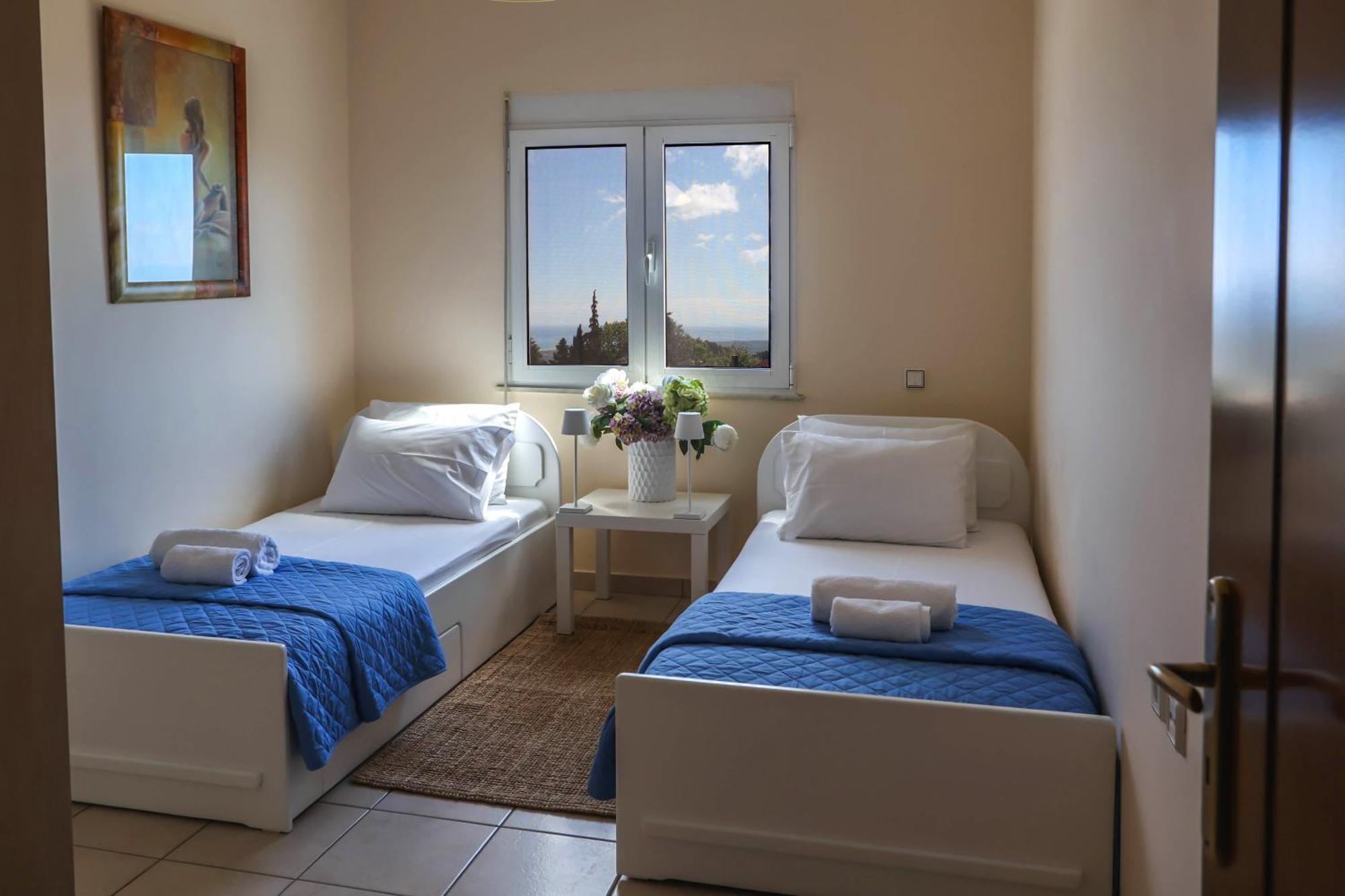Olympus Beach Aigani Family House Extérieur photo