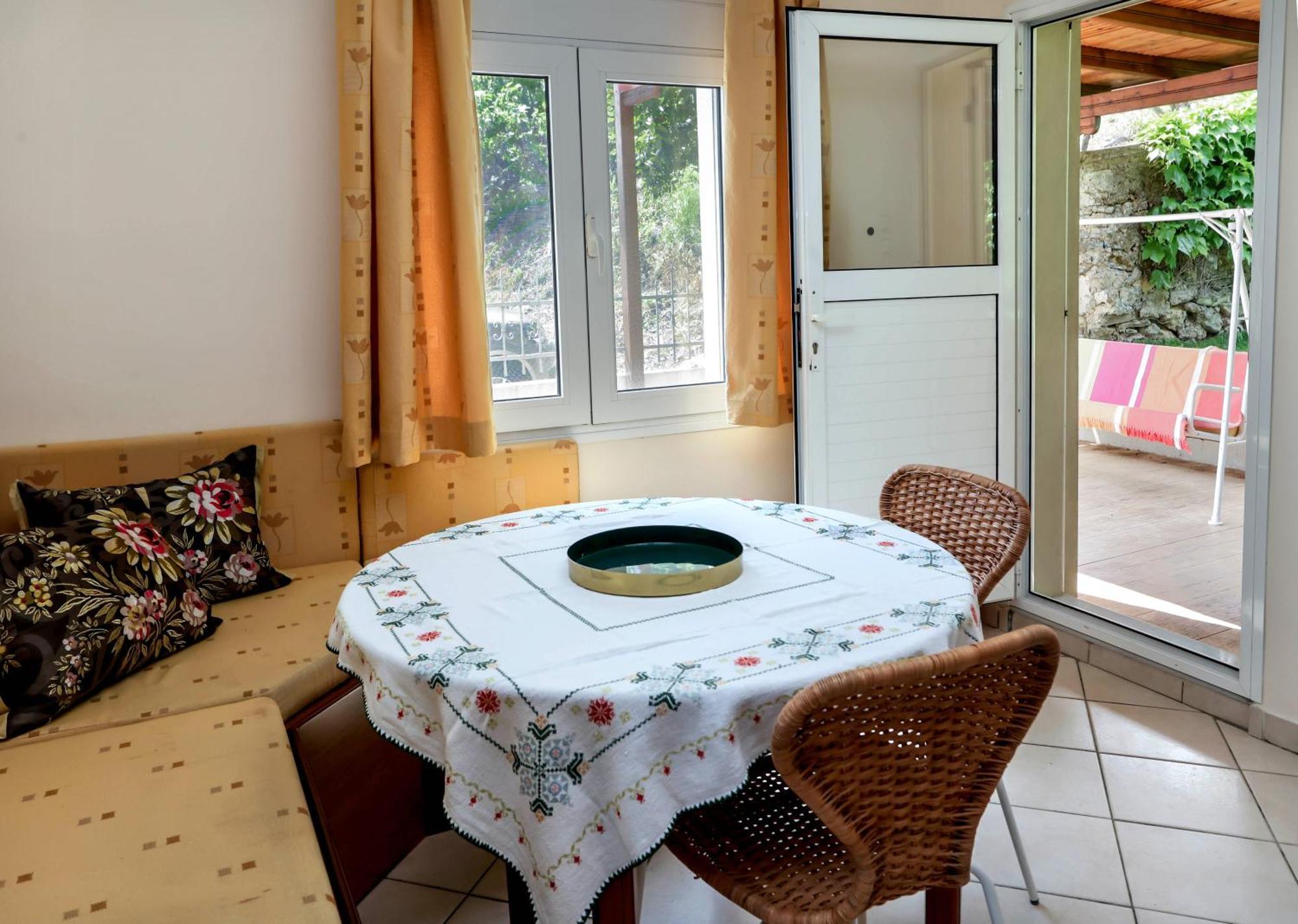 Olympus Beach Aigani Family House Extérieur photo
